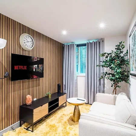 Bradford Bliss - Sleeps 2
