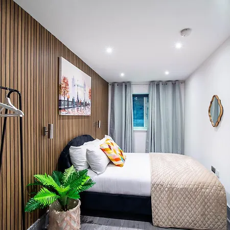 Bradford Bliss - Sleeps 2 Apartment
